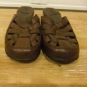 BORN WOMEN BROWN LEATHER SANDAL SLIDE SIZE 7